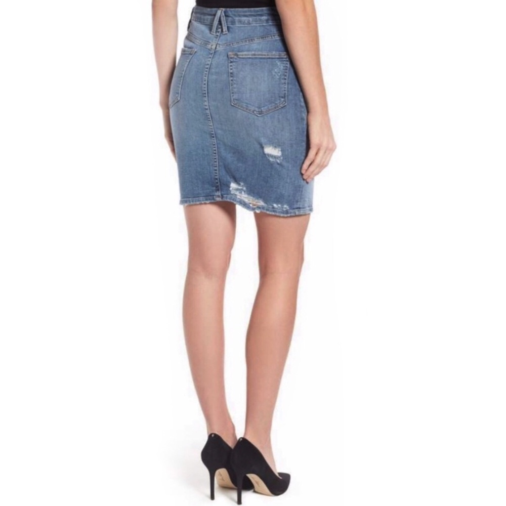 GOOD AMERICAN High Waist Distressed Denim Skirt! - Picture 2 of 8